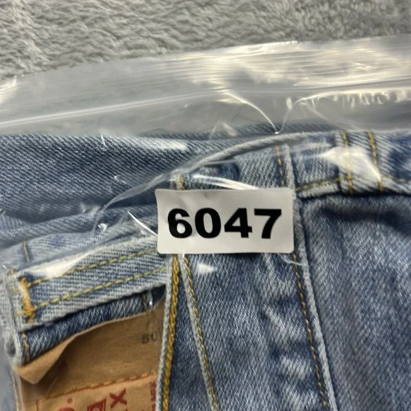 Levi's 501 Jeans Mens 38x30 Blue Straight Leg Button Fly Light Wash Denim NWT